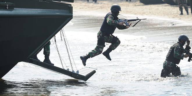 Kasad Luncurkan Kapal Cepat Produk TNI AD