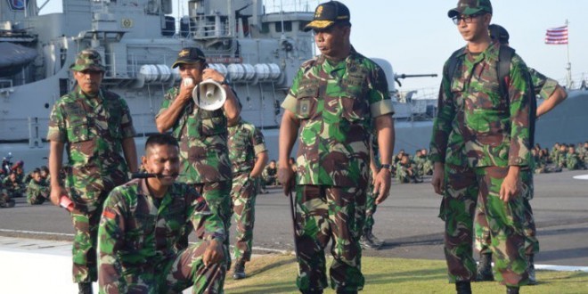 Pangdivif 2 Kostrad Meninjau Latihan Bdm Di Dermaga Ujung Surabaya