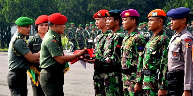 Kasad Lepas Tim Expedisi NKRI Koridor Kepulauan Nusa Tenggara 2015 Kasad Lepas Tim Expedisi NKRI Koridor Kepulauan Nusa Tenggara 2015